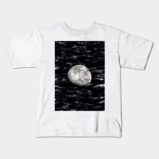 Partial Moon By Night Black & White. For Moon Lovers. Kids T-Shirt